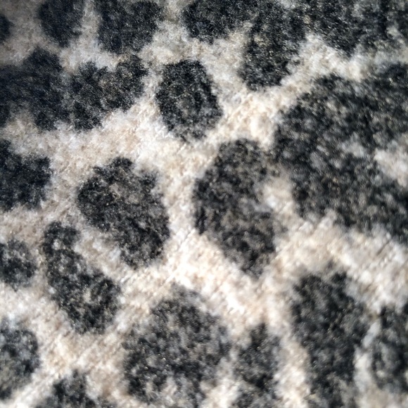 H&M Sweater - Picture 5 of 5